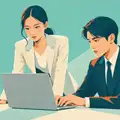 ノートパソコンを前に、男女2人のスタッフが画面を見ながら相談している様子のイラスト｜個人情報漏えい発生時の初動対応・公表フローのご案内