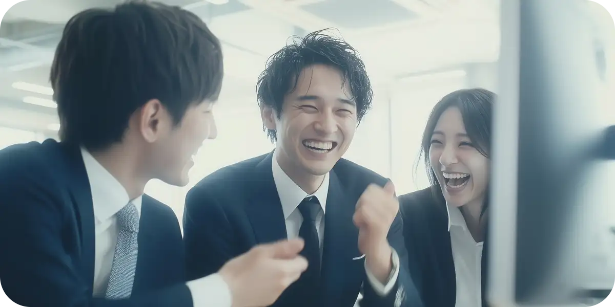 ホームページからの問い合わせなどの成果を確認して喜ぶ社員のイメージ